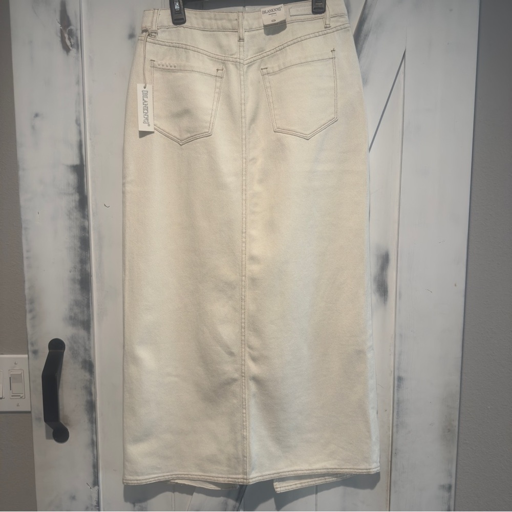 BLANKNYC Cream Denim Maxi Skirt | Brown Stitching | Size 28 | NWT - Picture 4 of 6